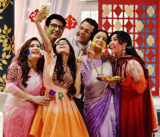 Holi 2020: Television Stars Celebrate Holi, Photos go Viral!