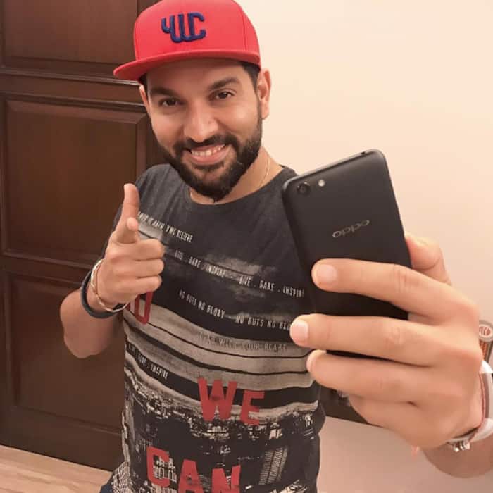 Yuvraj Singh clicks a selfie